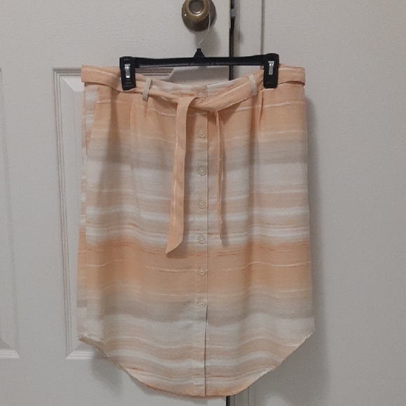Cato beachy button up skirt with pockets. Peach, Cream, Tan and orange. XL - Picture 1 of 8